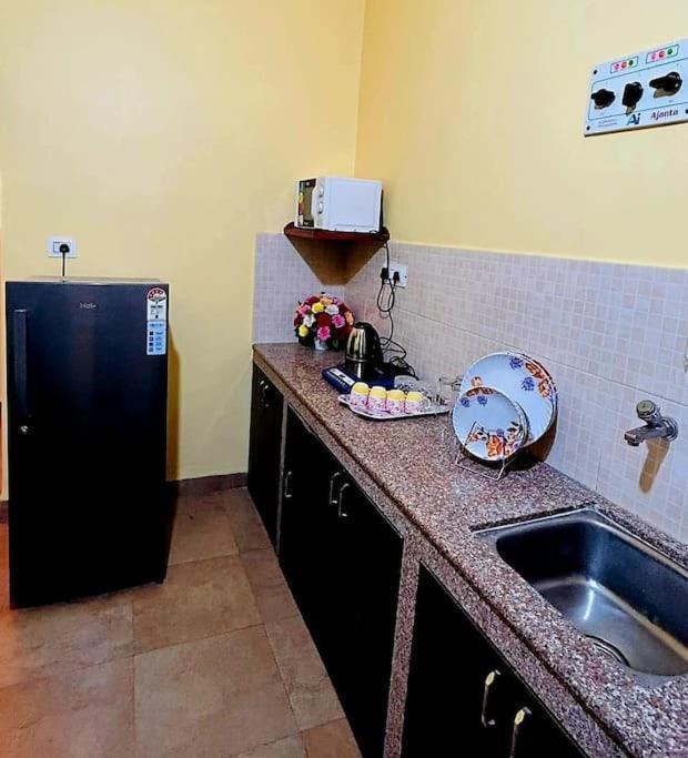 Reev'S Homestay: Luxury 2 Bedroom Apartment Arossim Kültér fotó