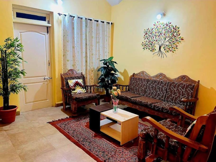 Reev'S Homestay: Luxury 2 Bedroom Apartment Arossim Kültér fotó